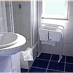 Am Wehrhahn 2*