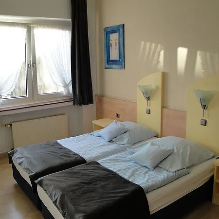 Hotell Am Wehrhahn 2*