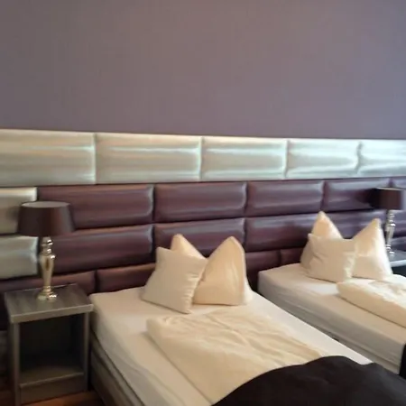 Hotell Am Wehrhahn 2*