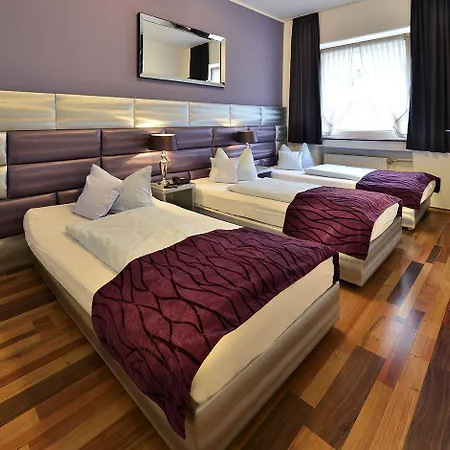 Am Wehrhahn 2* دوسلدورف