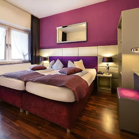 Am Wehrhahn Hotel 2*