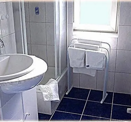 Am Wehrhahn 2* Düsseldorf