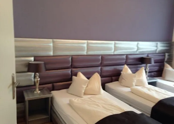 Hotel Am Wehrhahn 2*