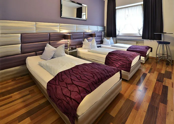 Am Wehrhahn 2* Düsseldorf