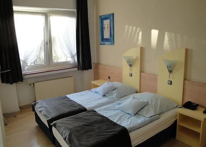 Hotel Am Wehrhahn 2*